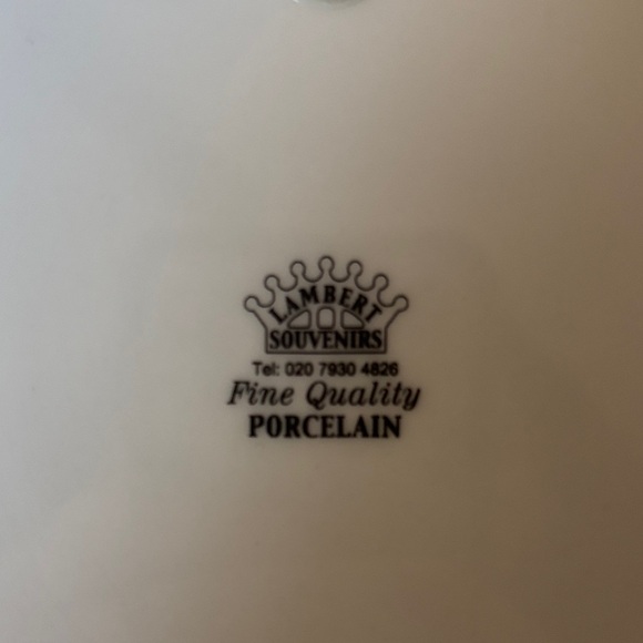 London Souvenir Decorative Plate Fine Quality Porcelain - Picture 2 of 10